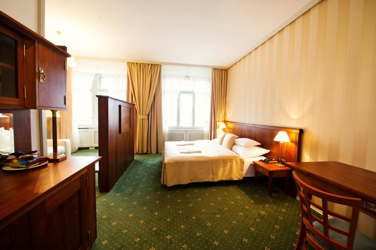 Hotel Slavie Pelhřimov Exteriör bild
